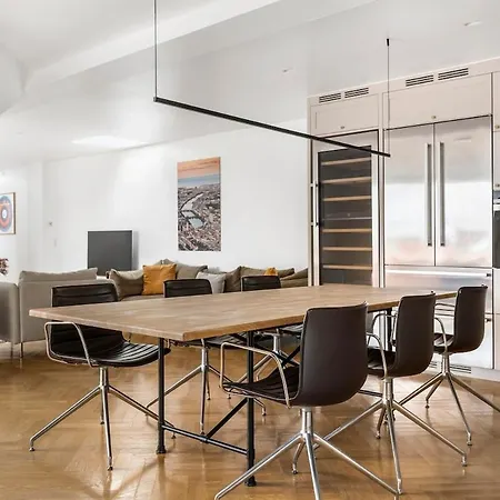 Daire Elegant Penthouse With Rooftop Terrace In Cph