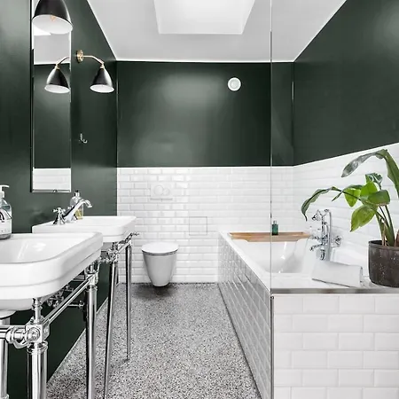 Daire Elegant Penthouse With Rooftop Terrace In Cph