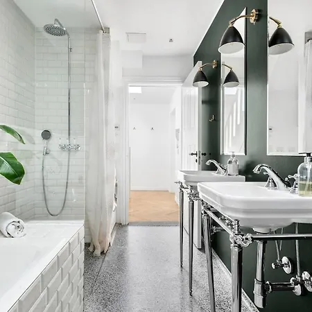 Elegant Penthouse With Rooftop Terrace In Cph Kopenhag